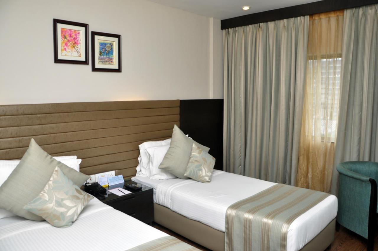 Indismart Hotel Kolkata Luaran gambar