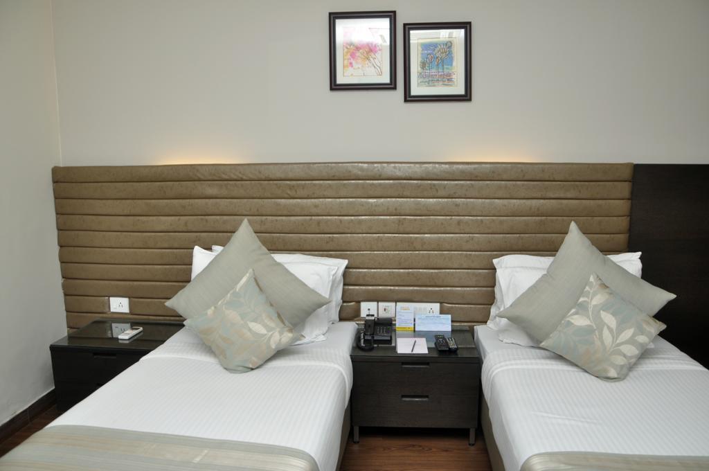 Indismart Hotel Kolkata Luaran gambar