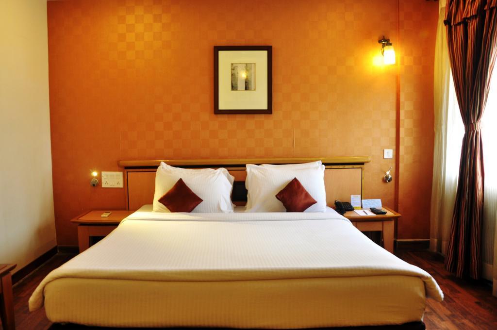 Indismart Hotel Kolkata Luaran gambar