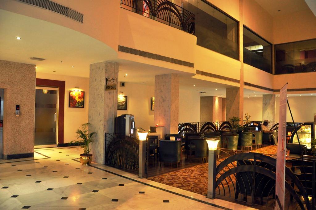 Indismart Hotel Kolkata Luaran gambar