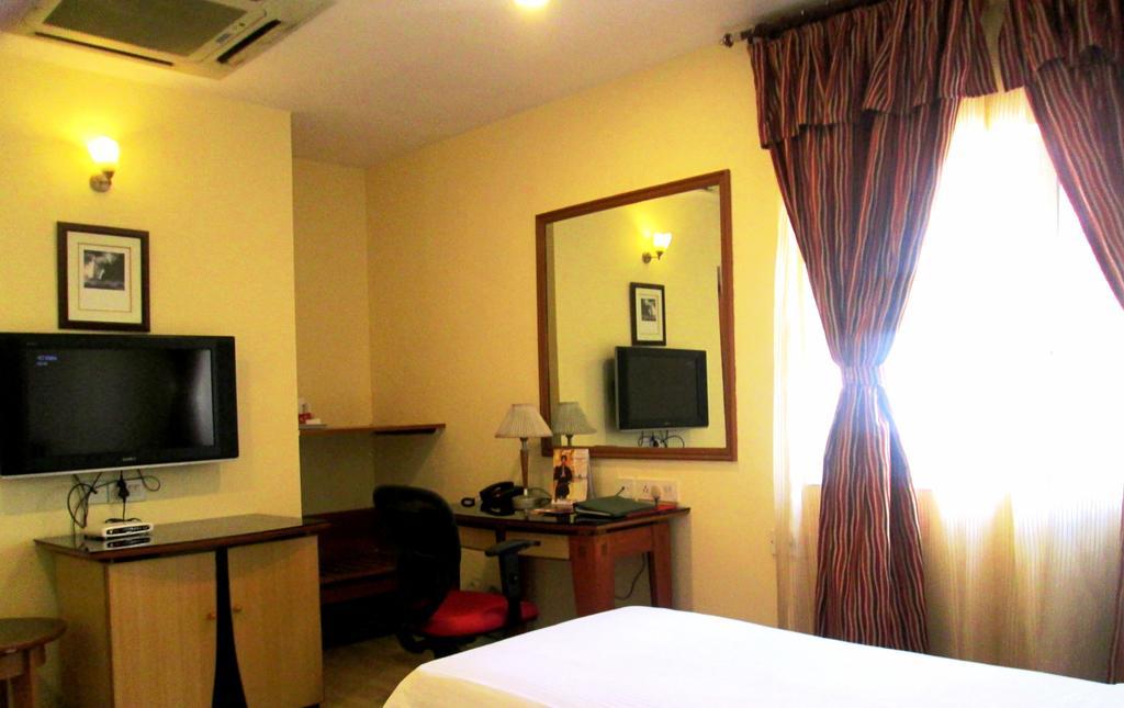Indismart Hotel Kolkata Luaran gambar
