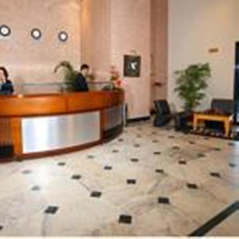 Indismart Hotel Kolkata Luaran gambar