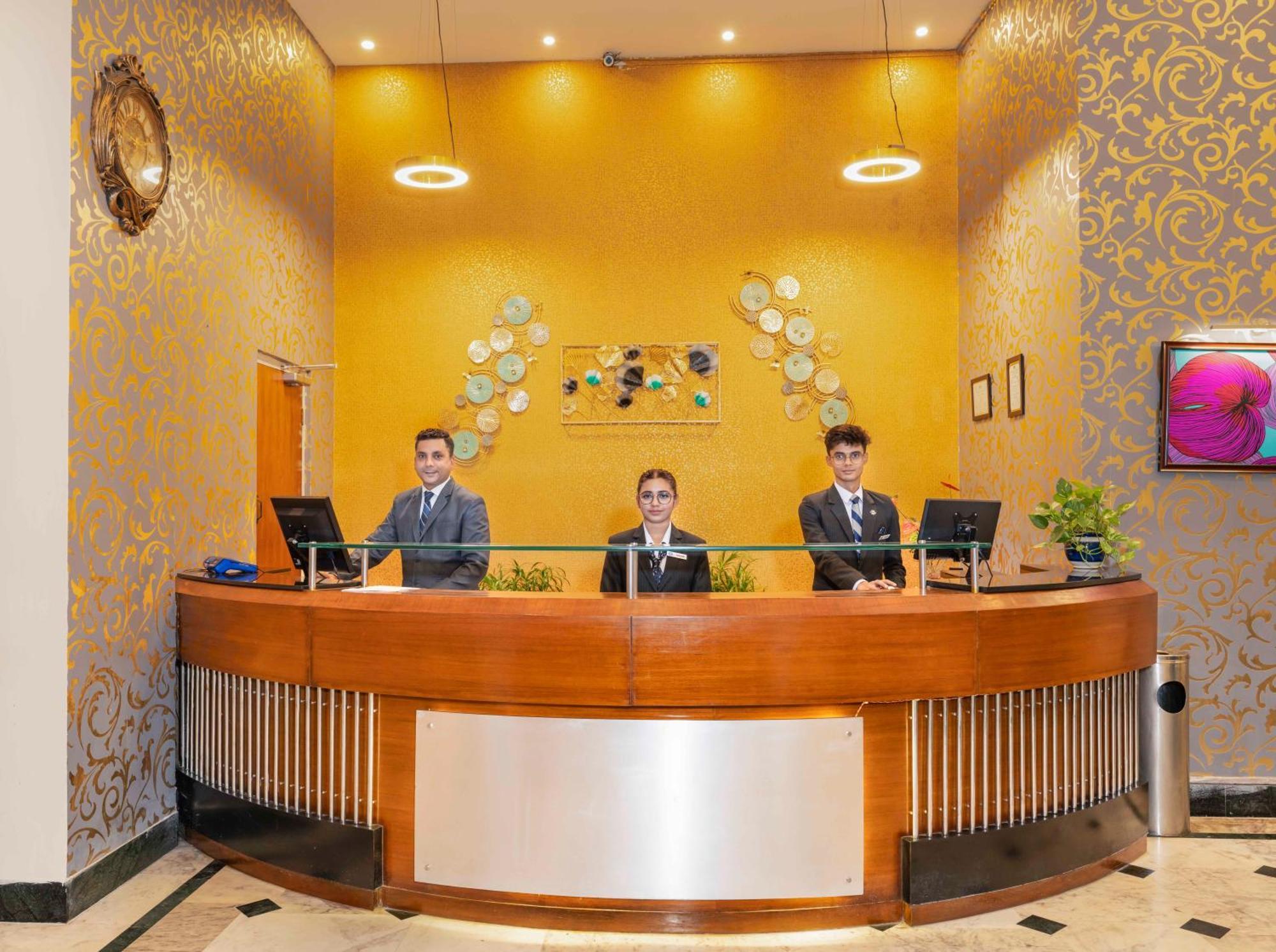 Indismart Hotel Kolkata Luaran gambar