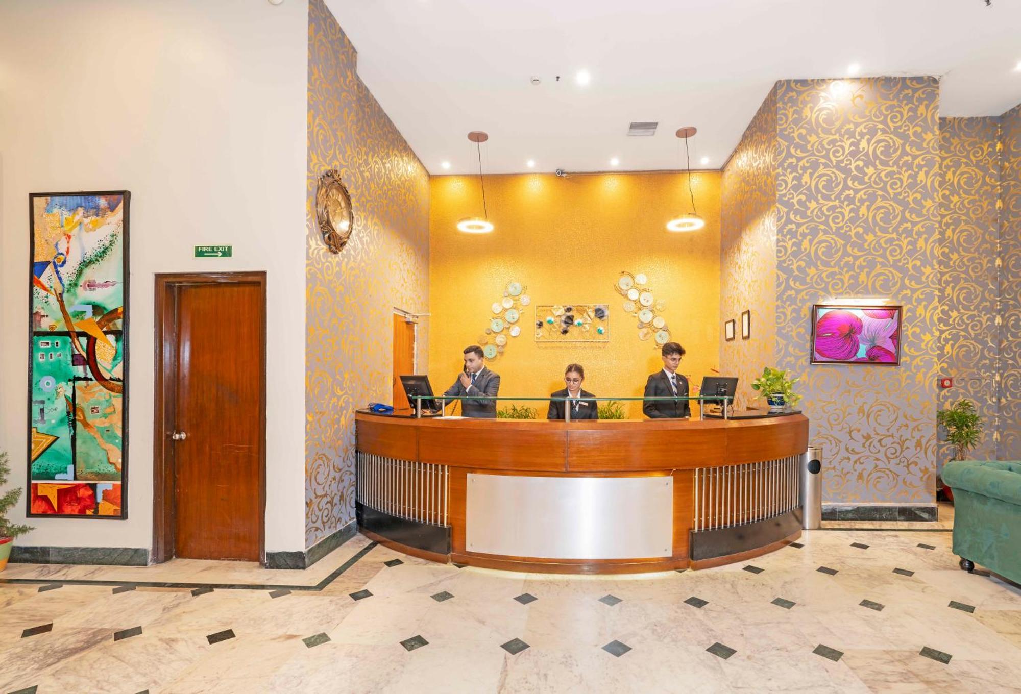 Indismart Hotel Kolkata Luaran gambar