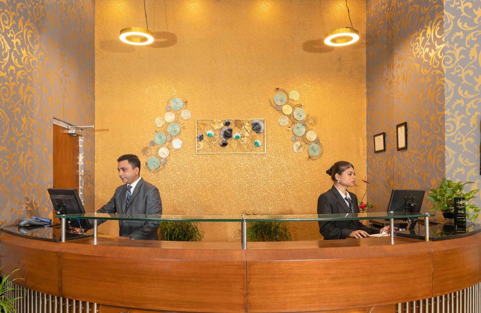 Indismart Hotel Kolkata Luaran gambar