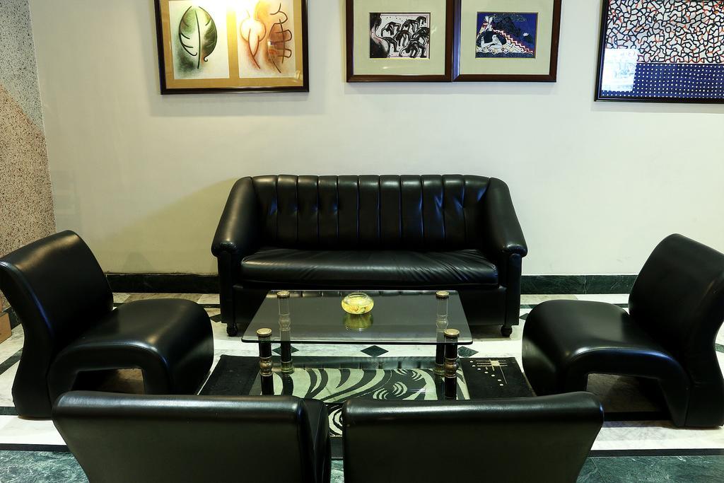 Indismart Hotel Kolkata Luaran gambar