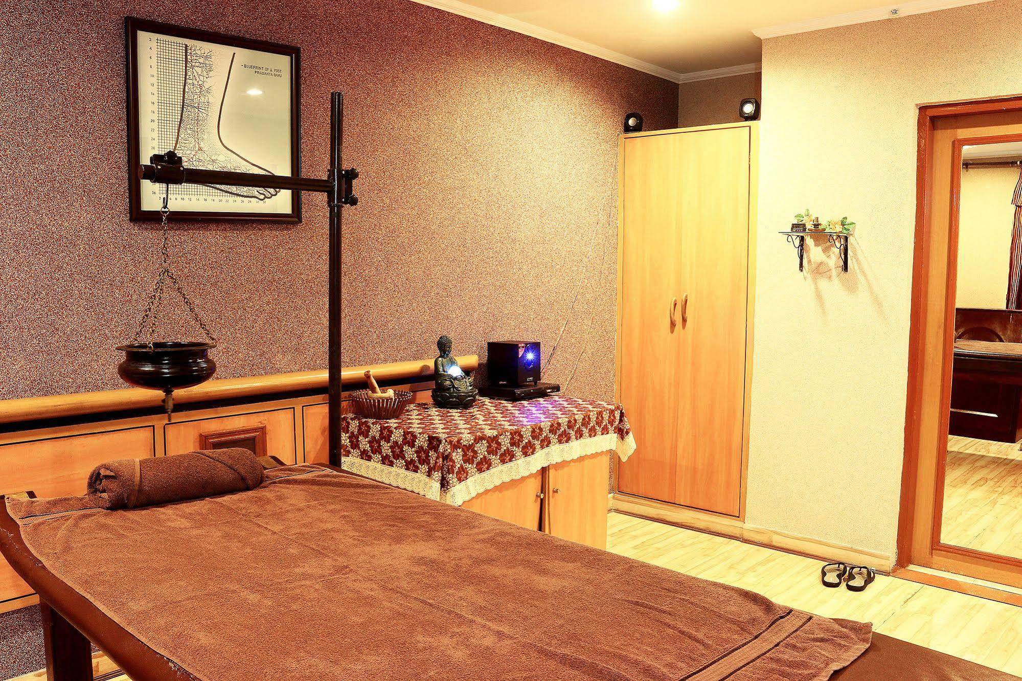 Indismart Hotel Kolkata Luaran gambar